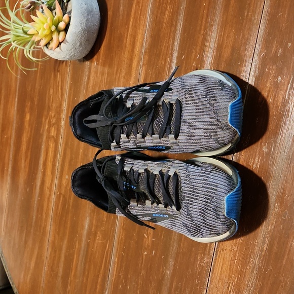 Brooks Other - Brooks Ricochet with DNA Amp Men's Size 8